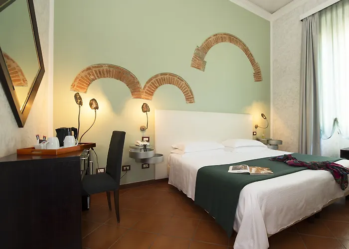 De La Pace, Sure Collection By Western 4*