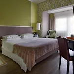 De La Pace, Sure Collection By Western 4*