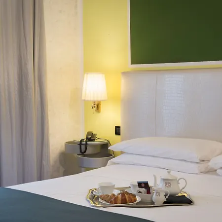 De La Pace, Sure Collection By Western 4*