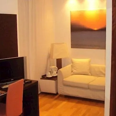 De La Pace, Sure Collection By Western 4*